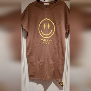NWOT Brown Smiley Face Lady's Night Shirt